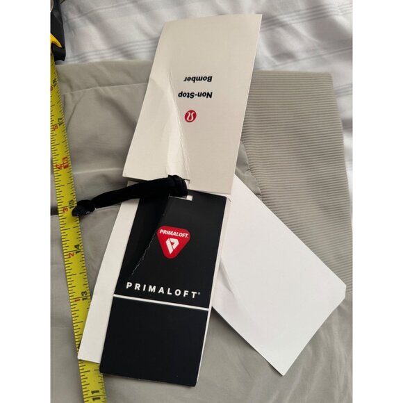 Lululemon Women's Reversible Bomber Jacket Size 6 Polyester & Nylon Beige. - Picture 11 of 14